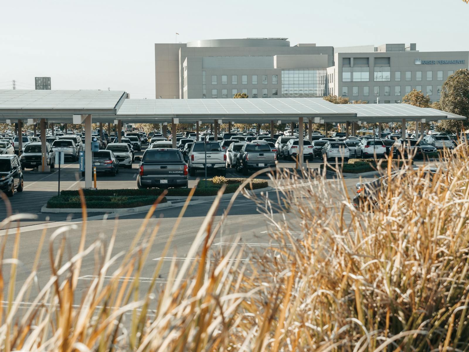 Commercial parking lot solar canopies for business solar planning